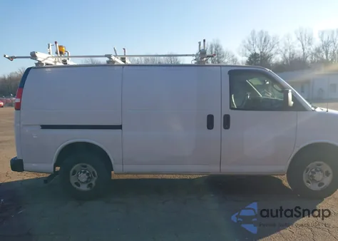 2017 Chevrolet Express 2500 Work Van from USA, damaged, VIN 1GCWGAFF2H1273647